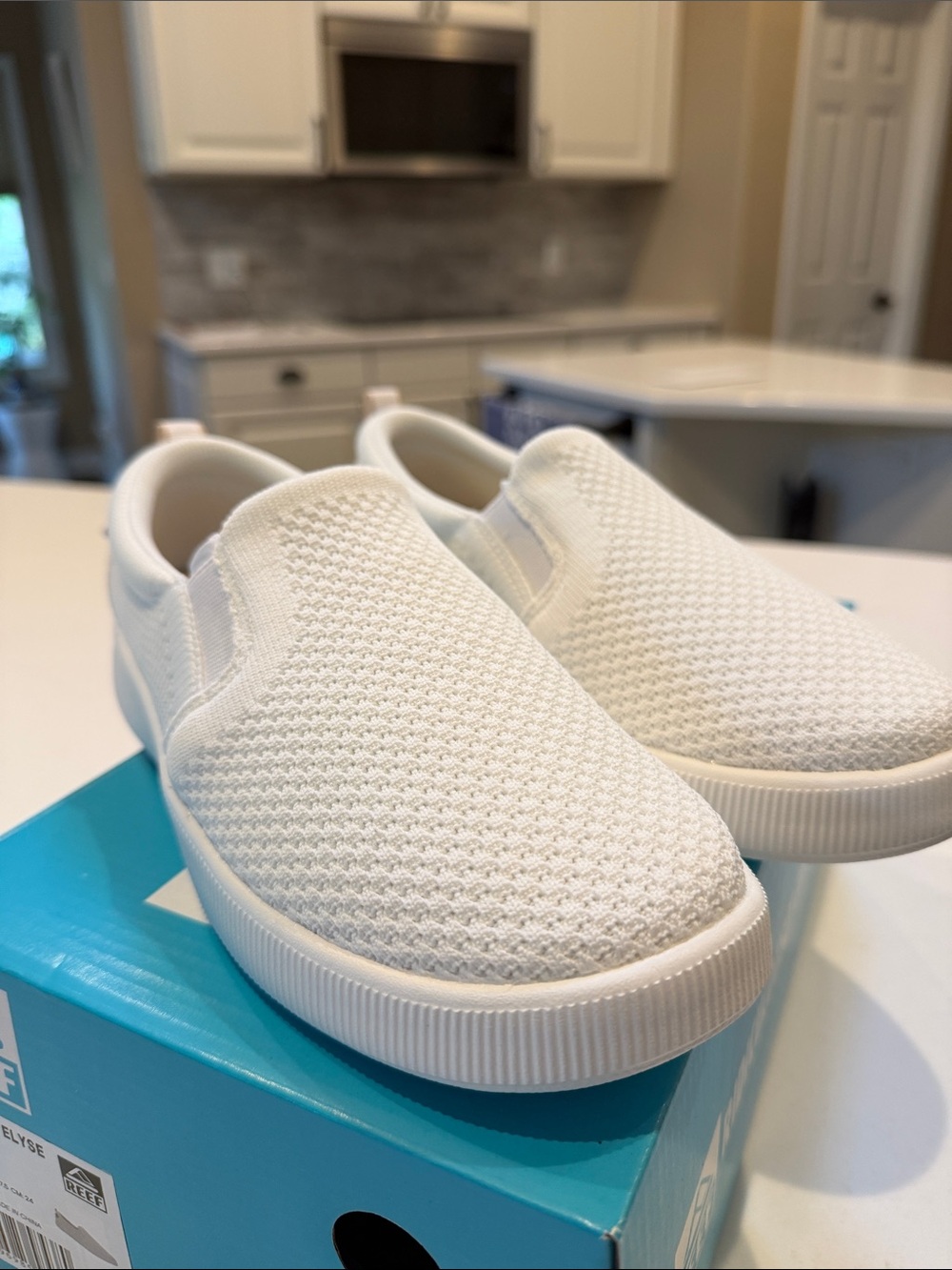 NWT Reef Women’s Neptune Elyse White Slip-On Sneakers Size 7